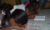 girls-praying-ET-OIS-post