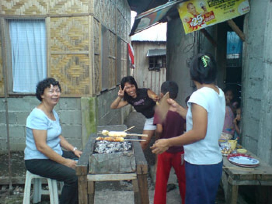 women working in Philippines