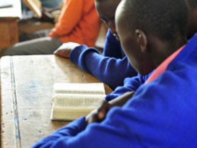 children reading in classroom