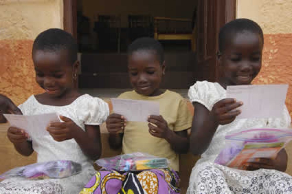 girls with letters three young girls reading letters