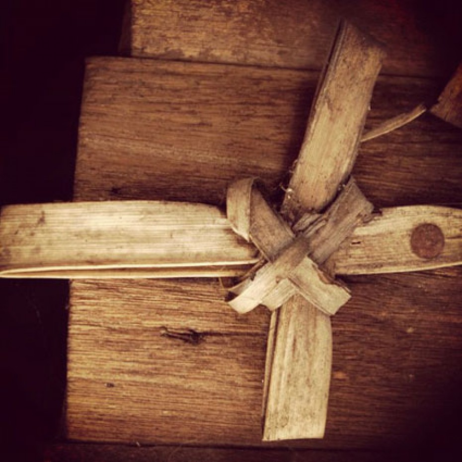 pictures-of-poverty-handmade-cross-philippines pictures of poverty