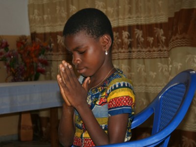 child praying