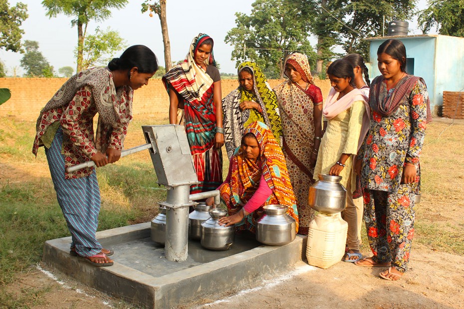 Sustainable Water Women at Well