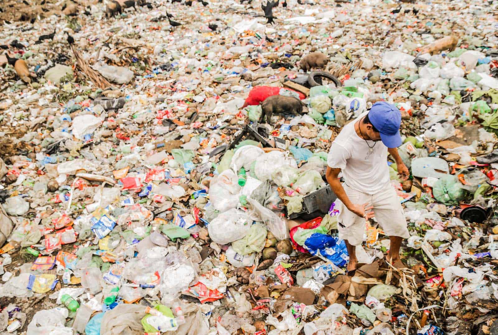 Scrappers: 15 Photos of Life on a Landfill - Compassion International Blog