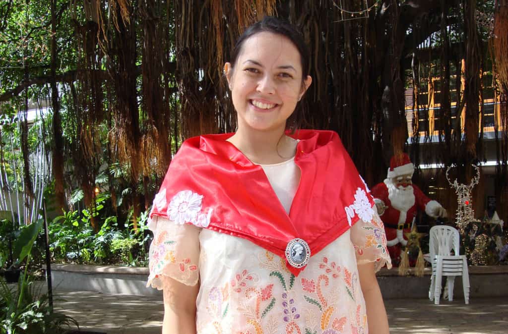 A woman in traditional Filipino clothing